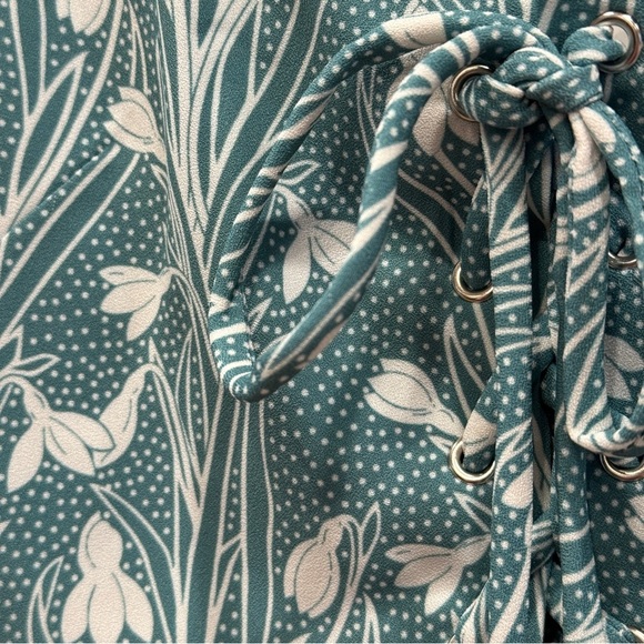 NWT Miaou Arielle Lace Up front Cropped Top in teal / white brand new crop - Picture 7 of 15